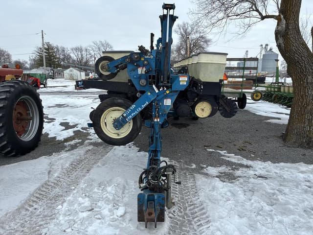 Image of Kinze 2600 equipment image 2