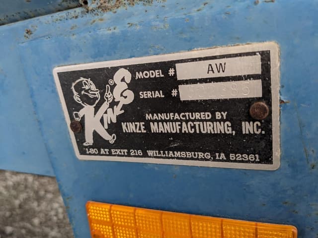 Image of Kinze 840 equipment image 3