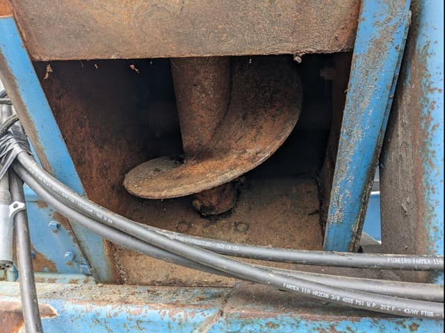 Image of Kinze 840 equipment image 4