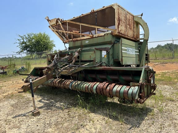 1997 KMC 3360 Equipment Image0