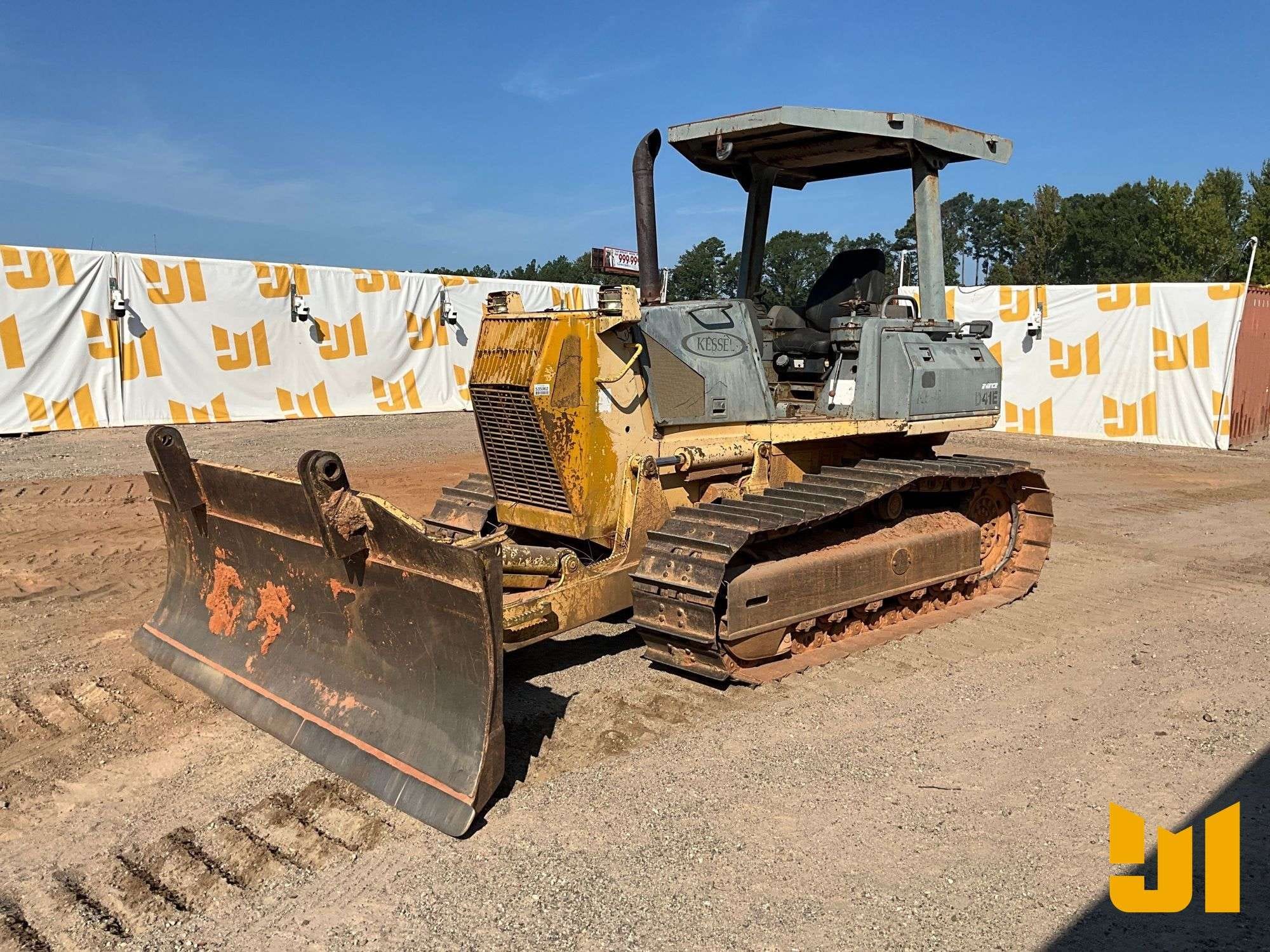 1997 Komatsu D41E-6 Equipment Image0