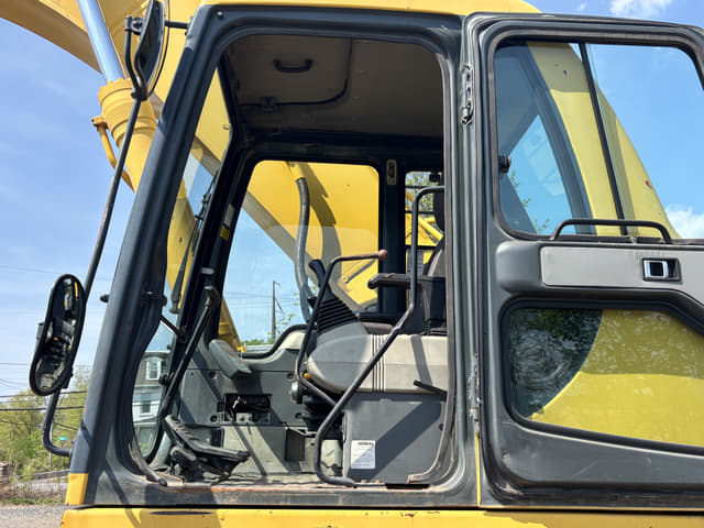 Image of Komatsu PC400LC equipment image 4