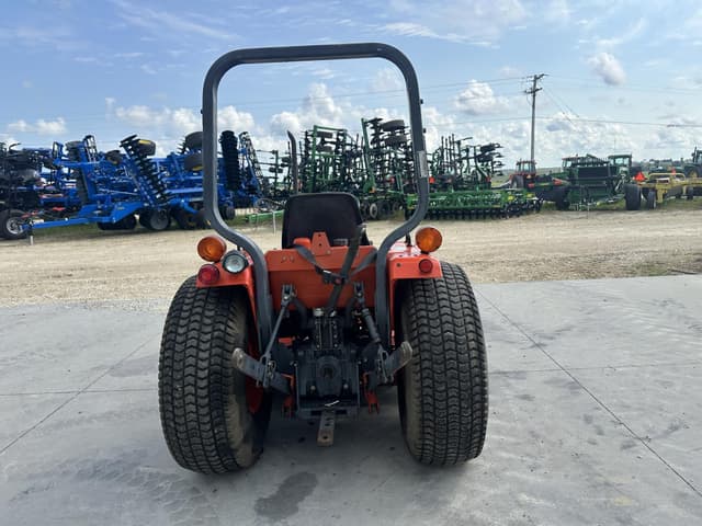 Image of Kubota B2150 equipment image 3