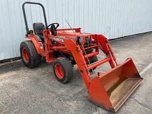 1997 Kubota B2400HSD Equipment Image0