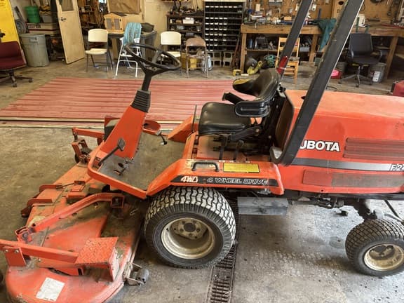 Image of Kubota F2400 equipment image 3