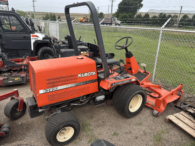 Image of Kubota F2400 equipment image 3