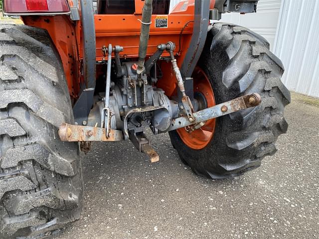 Image of Kubota L2900 equipment image 4