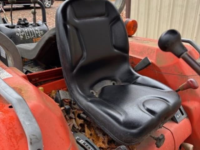 Image of Kubota L3010 equipment image 4