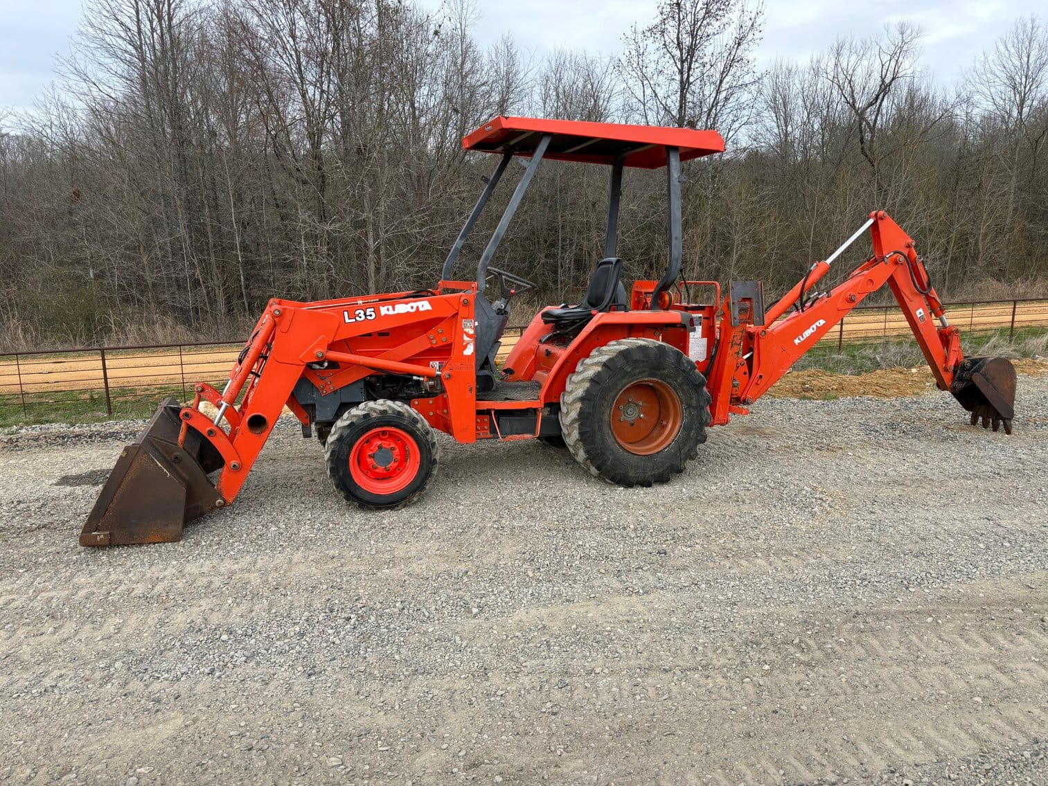 1997 Kubota L35 Equipment Image0