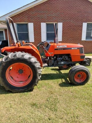1997 Kubota M4700 Equipment Image0