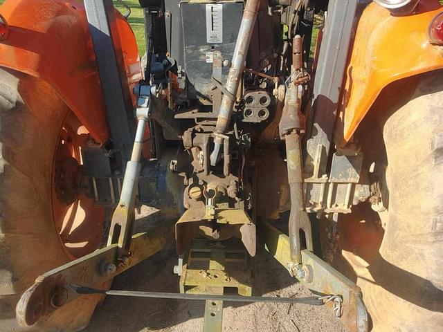 Image of Kubota M7030 equipment image 4