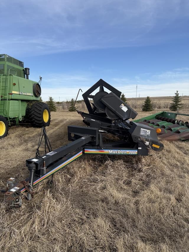 Image of MacDon 3000 equipment image 1