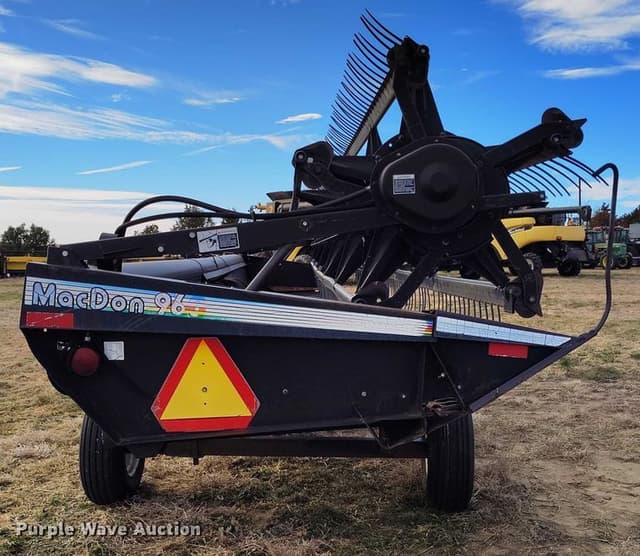 Image of MacDon 960 equipment image 2