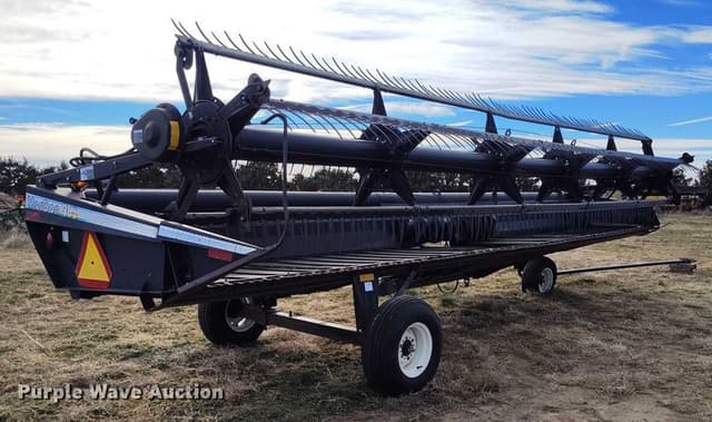 Image of MacDon 960 equipment image 1