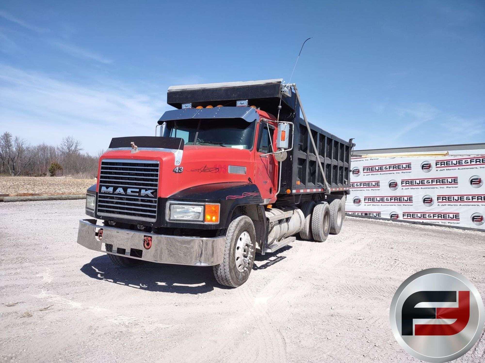 Main image Mack CH613