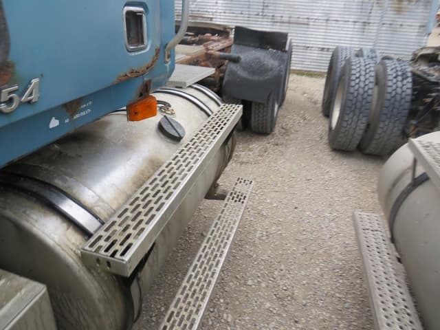 Image of Mack CH600 equipment image 2