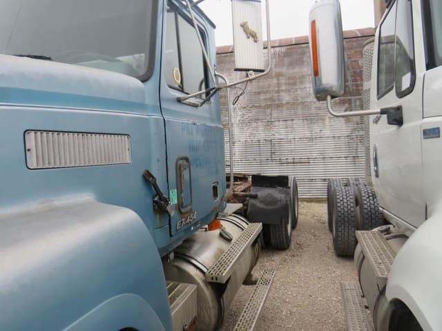 Image of Mack CH600 equipment image 1