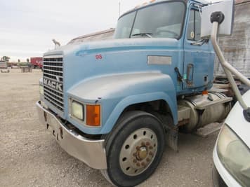 Main image Mack CH600