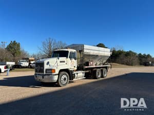 1997 Mack CH613 Image