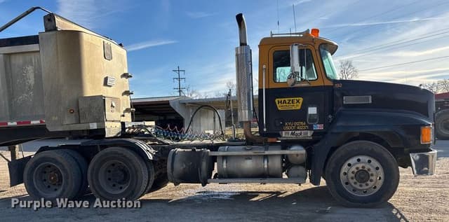 Image of Mack CH613 equipment image 3