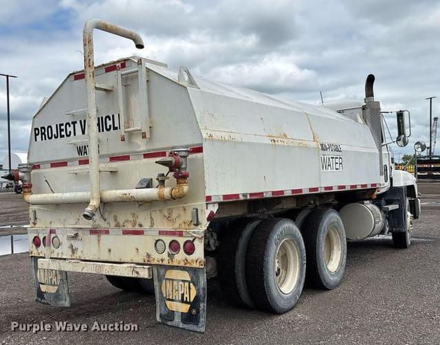 Image of Mack CH613 equipment image 4