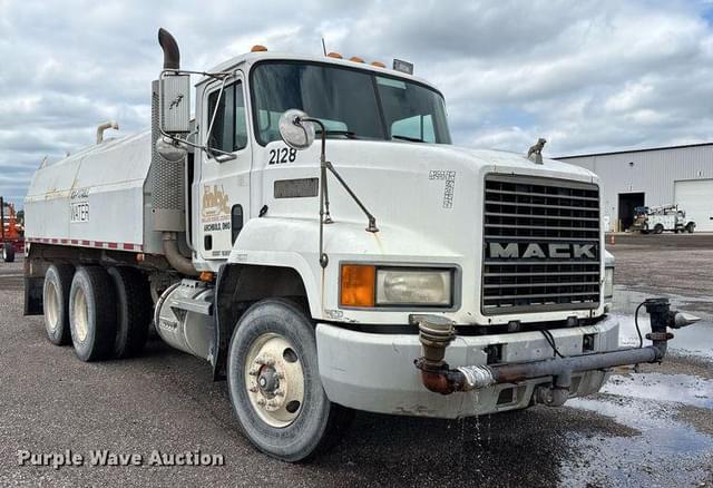 Image of Mack CH613 equipment image 2