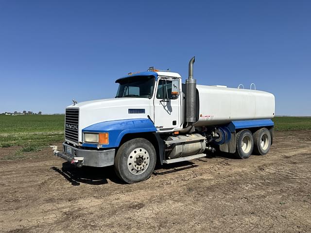Image of Mack CH613 equipment image 1
