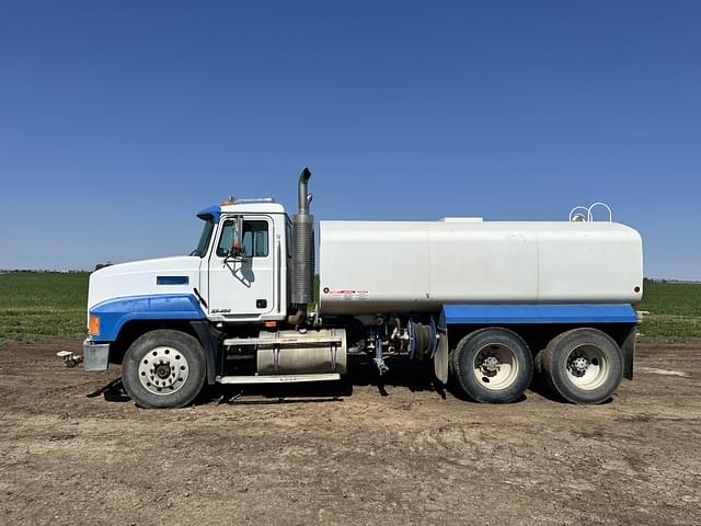 Image of Mack CH613 equipment image 2