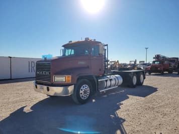 Main image Mack CH613