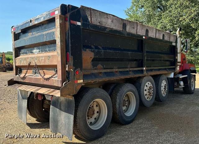 Image of Mack CL713 equipment image 4