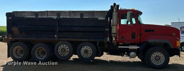 Image of Mack CL713 equipment image 3