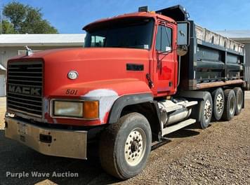 Main image Mack CL713