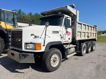 Main image Mack CL713