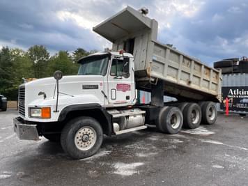 Main image Mack CL713