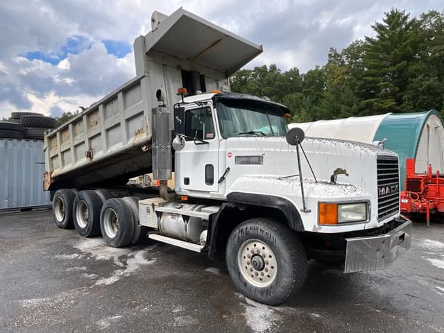 Image of Mack CL713 equipment image 1