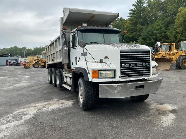 Image of Mack CL713 equipment image 4