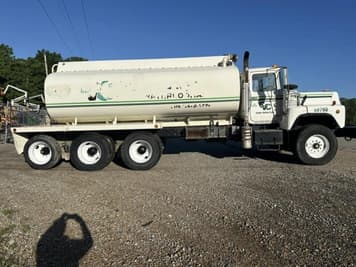 Main image Mack DM690S