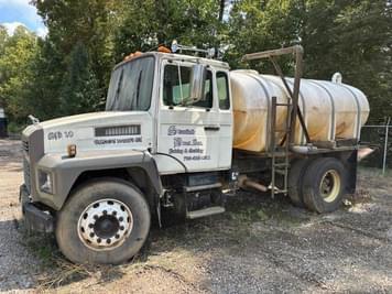 Main image Mack Midliner CS300