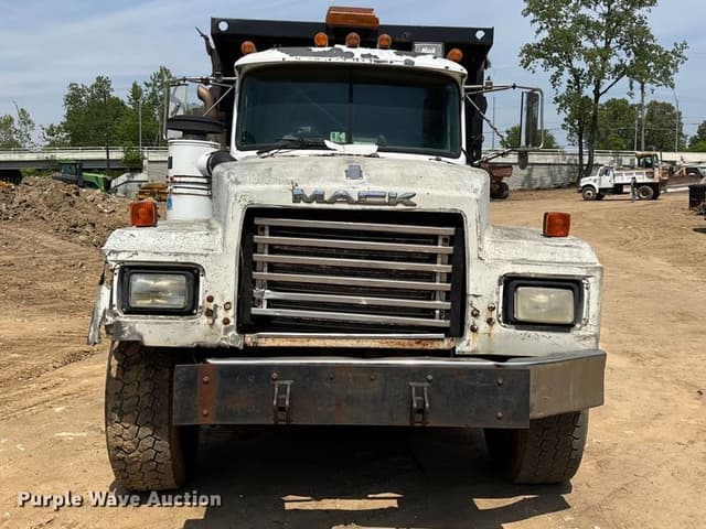 Image of Mack RD688S equipment image 1