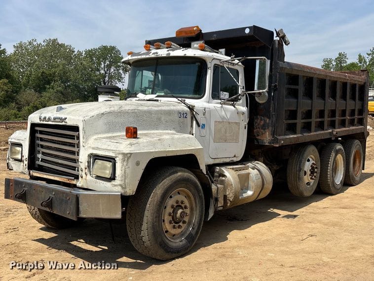 1997 Mack RD688S Equipment Image0