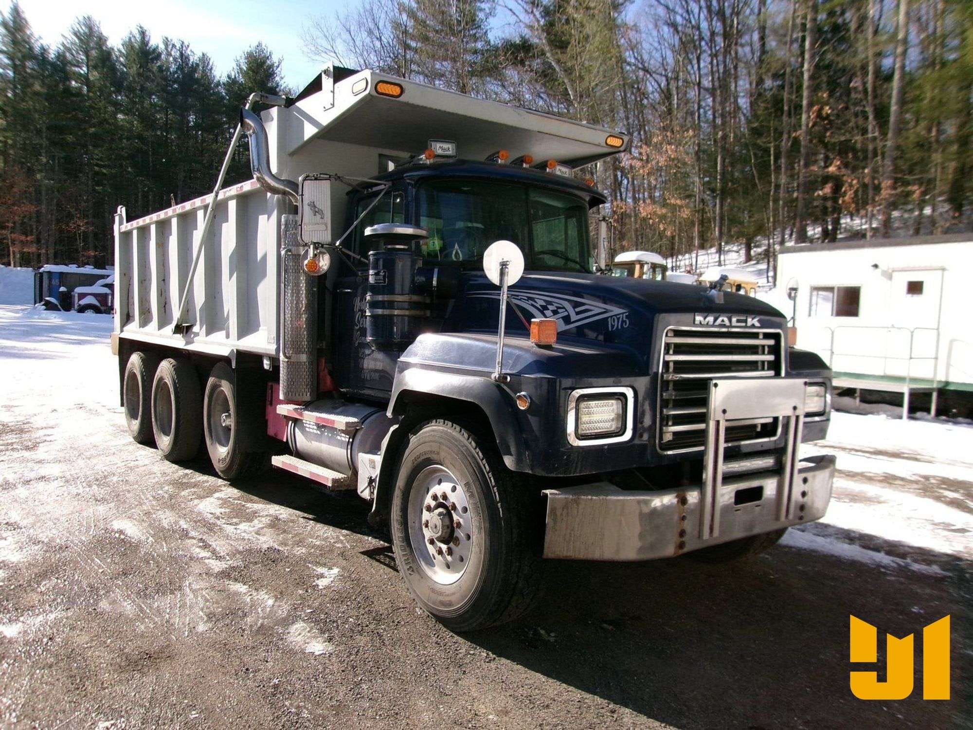 1997 Mack RD688S Equipment Image0