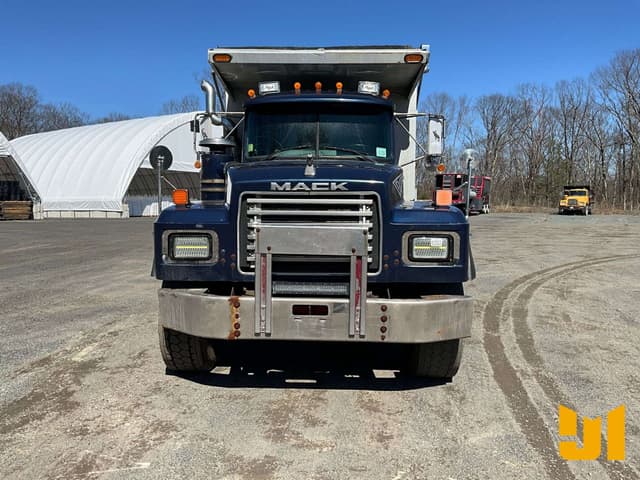 Image of Mack RD688S equipment image 2