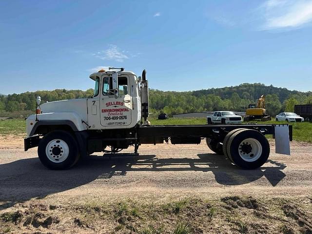 Image of Mack RD688P equipment image 1