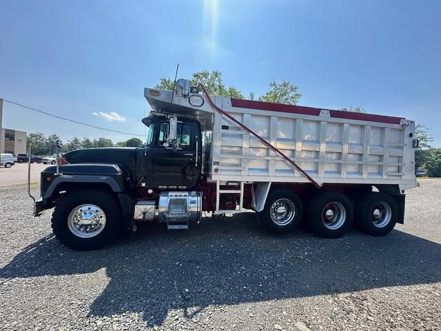 Image of Mack RD688S equipment image 3