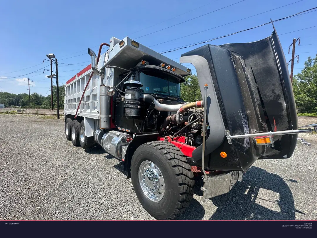 Image of Mack RD688S Primary image