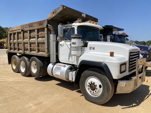 Image of Mack RD688S equipment image 3