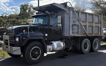 Main image Mack RD688SX