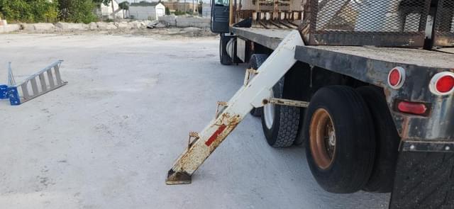 Image of Mack RD690S equipment image 4