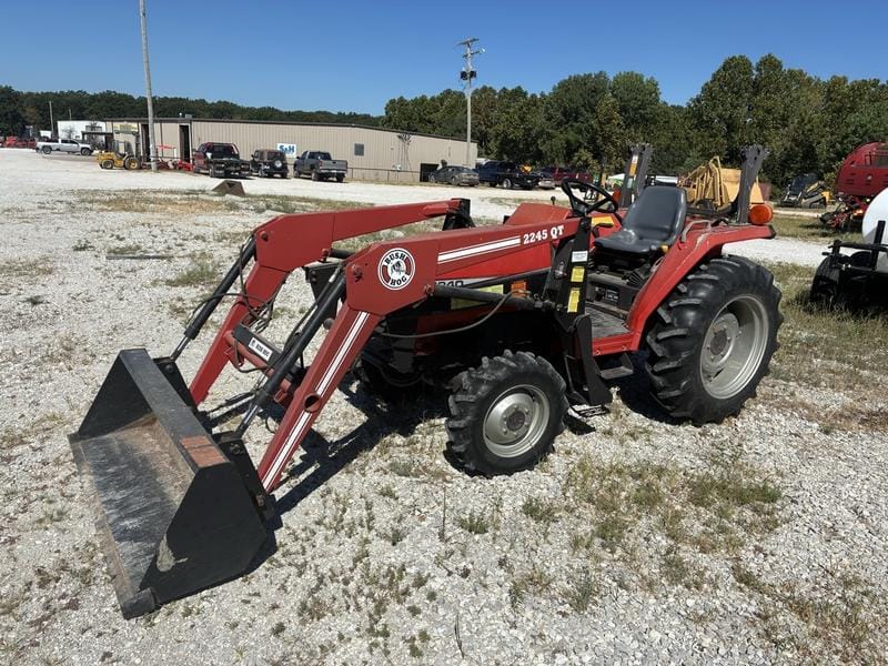 1997 Massey Ferguson 1240 Equipment Image0