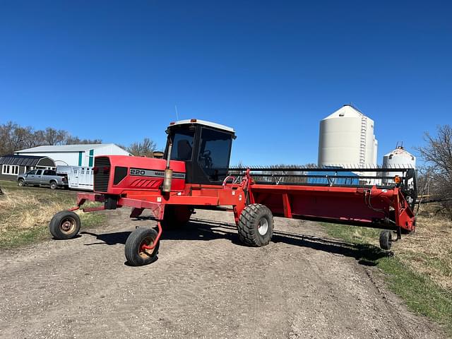 Image of Massey Ferguson 220 equipment image 4